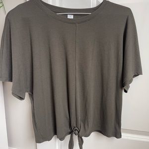 Old Navy active shirt with low tie